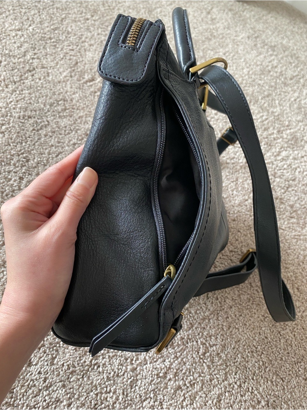 Fossil Leather Black Convertible Adjustable Backpack Shoulder Bag Purse - Picture 6 of 16